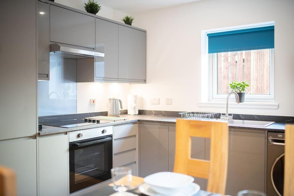 Modern City Centre Apartment In Inverness Ngoại thất bức ảnh