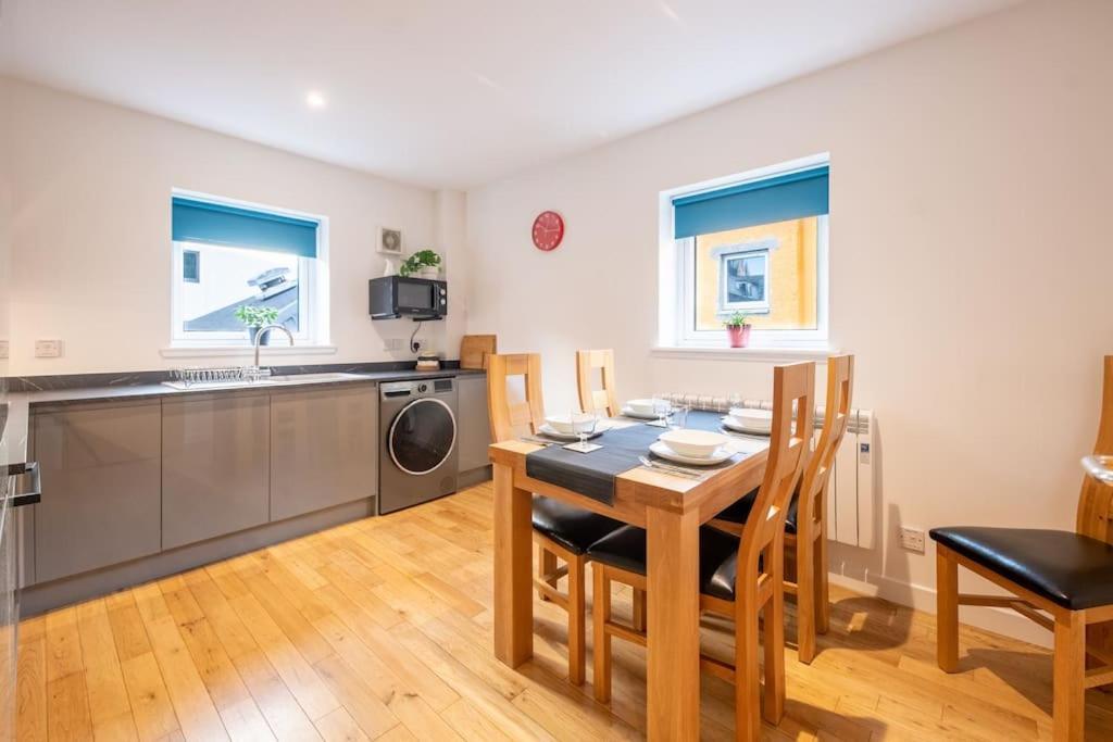 Modern City Centre Apartment In Inverness Ngoại thất bức ảnh